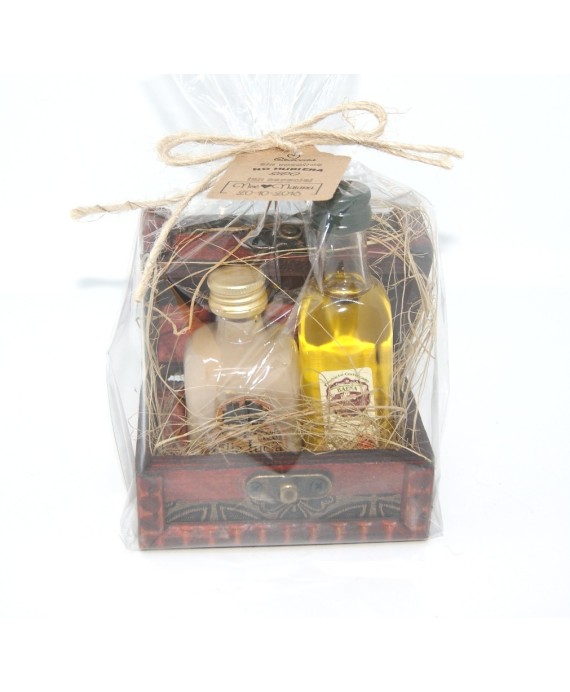 Baúl de madera + Botella Orujo  + Aceite