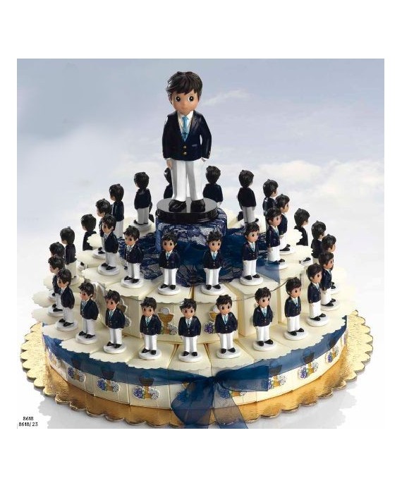 Tarta 37 cajitas niño comunión traje