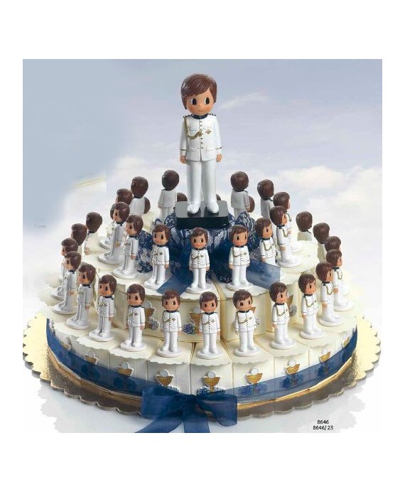 Tarta 23 cajitas niño comunión traje blanco