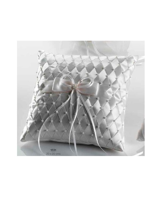 Cojín rombos y perlitas 20x20 cms