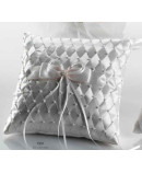 Cojín rombos y perlitas 20x20 cms