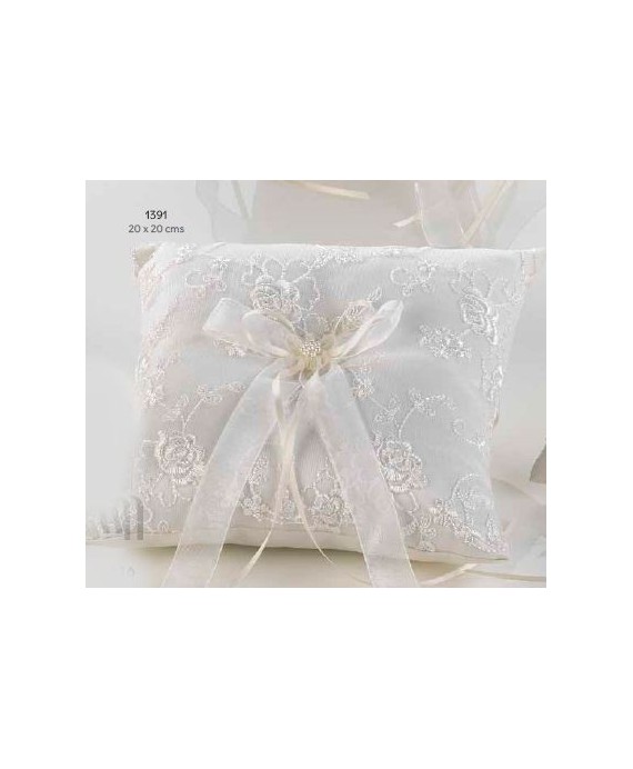 Cojín bordado flores 20x20 cms