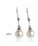 Pendientes perla brillante c/estuche elegante negro y plata