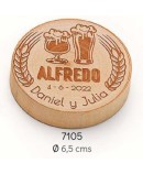 Abrebotellas-imán madera pinta y copa personalizado novios y nombre invitado/a