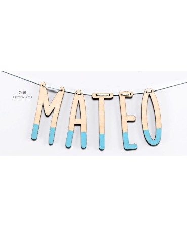 Guirnalda madera pintada celeste personalizada silueta nombre niño