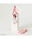 Estuche Niña Comunión Sujetándose la Falda con 3 Caramelos