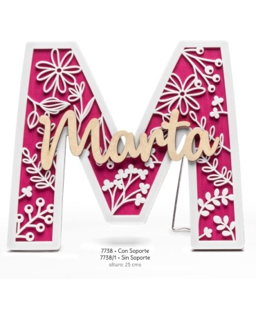 Inicial madera fucsia y met. blanco con nombre mad. Personalizado