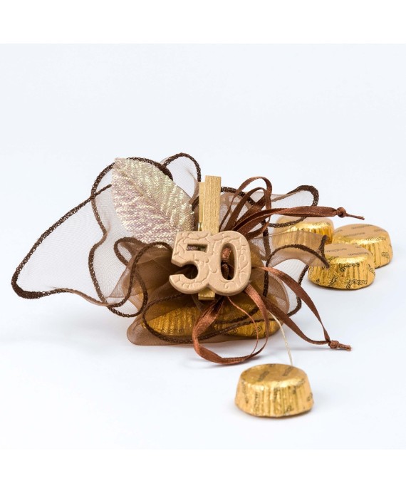 Bouquet marrón pinza madera 50 años 4 bombones