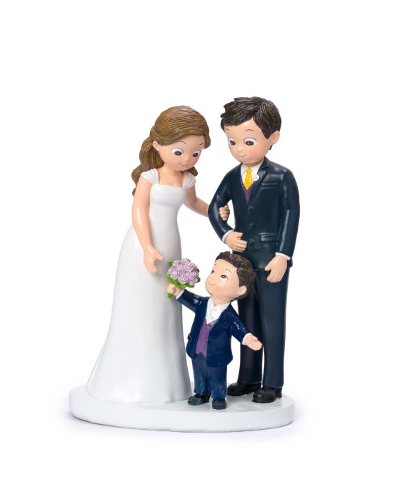 Figura pastel Boda pareja novios con niño